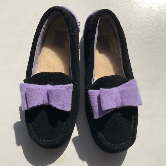 UGG Other - Ugg bow loafers sz 3 black purple